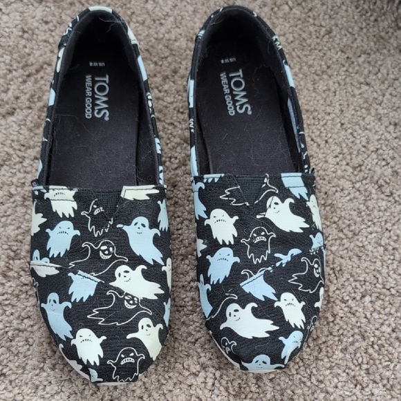 Toms Shoes - TOMS Women's Black Canvas Slip-Ons with Light Gray & Cream Ghost Print, Sz 8
